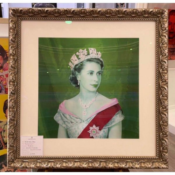 The Queen (Green and Red) by Willy